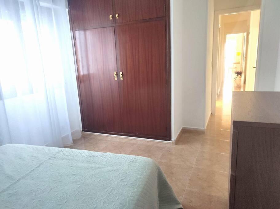 Charming & Spacious Apartment In Historic Centre & Short Walk To Beach Аликанте Екстериор снимка
