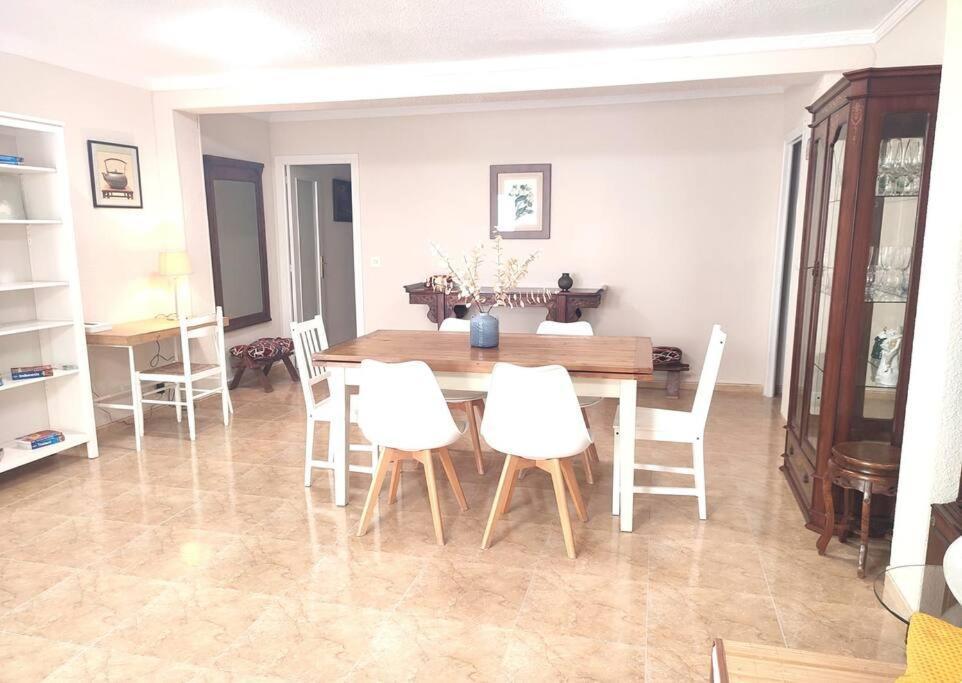 Charming & Spacious Apartment In Historic Centre & Short Walk To Beach Аликанте Екстериор снимка