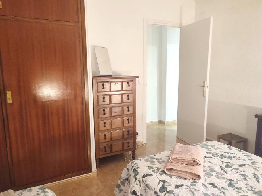 Charming & Spacious Apartment In Historic Centre & Short Walk To Beach Аликанте Екстериор снимка
